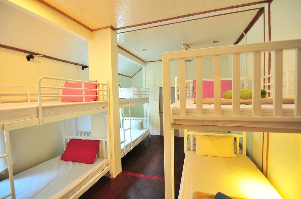 October Hostel Phi Phi Eksteriør billede