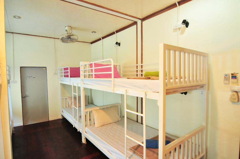 October Hostel Phi Phi Eksteriør billede