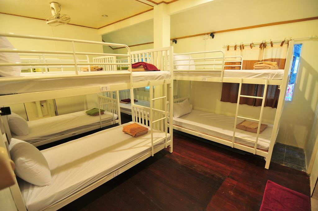 October Hostel Phi Phi Værelse billede