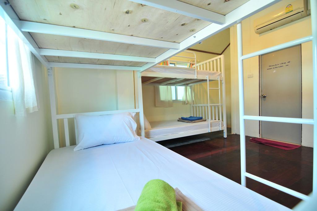 October Hostel Phi Phi Værelse billede