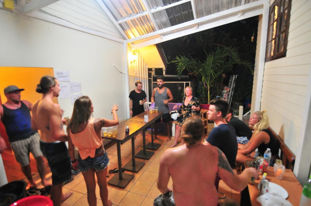 October Hostel Phi Phi Eksteriør billede